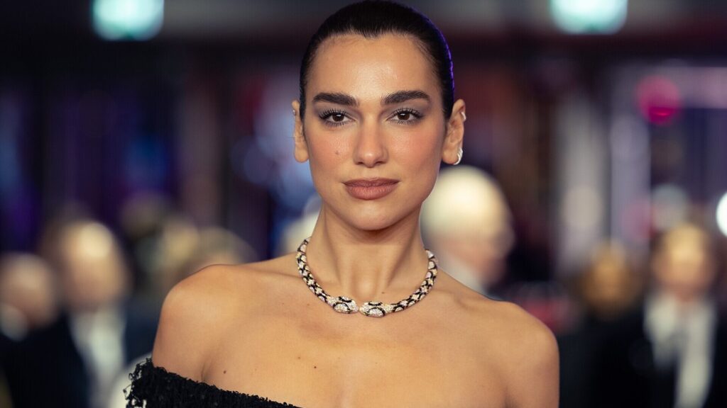 Dua Lipa au  au Festival international du film de Berlin 2026 // Source : Wikimedia Commons