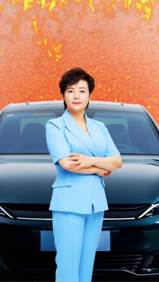 Stella Li BYD // Source : Montage Numerama Stella Li BYD // Source : Montage Numerama