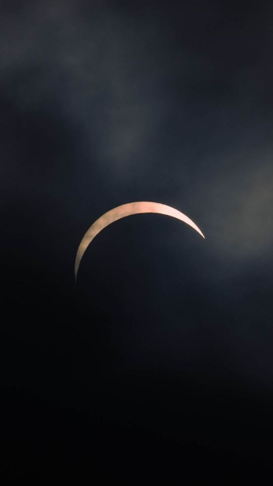 Éclipse solaire. // Source : Flickr/CC/Ryan Zamaria (photo recadrée) Éclipse solaire. // Source : Flickr/CC/Ryan Zamaria (photo recadrée)