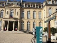 Une borne Electra à l’Élysée pour l'événement « électrifions la France » // Source : Electra Une borne Electra à l’Élysée pour l'événement « électrifions la France » // Source : Electra