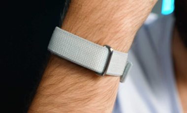 Le Google Fitbit Air. // Source : Numerama