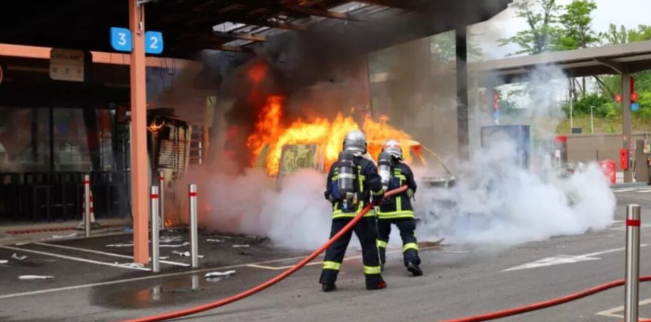 Incendie ID. Buzz à Toulouse // Source : © SDIS 31/Maxime Pelletier Incendie ID. Buzz à Toulouse // Source : © SDIS 31/Maxime Pelletier