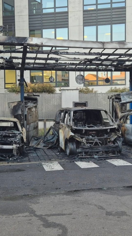 Incendie à la station de recharge Total de Montreuil // Source : Steve Rolland sur Facebook Incendie à la station de recharge Total de Montreuil // Source : Steve Rolland sur Facebook