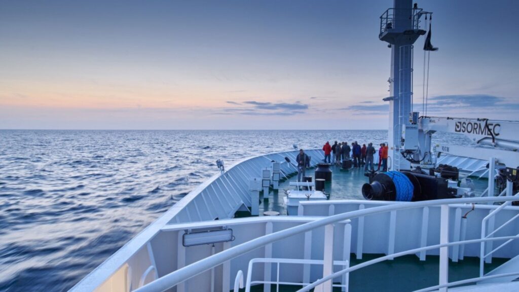Le navire MV Hondius. // Source : Mike Louagie (image recadr&eacute;e)