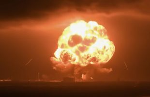 Explosion de la fusée New Glenn. // Source : Capture YouTube NSF