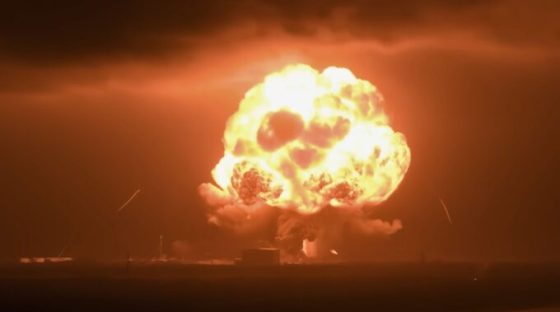 Explosion de la fusée New Glenn. // Source : Capture YouTube NSF