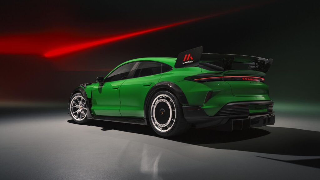 La Porsche Taycan Turbo GT avec le kit Manthey Racing. // Source : Porsche