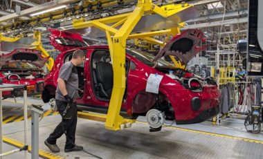 Au coeur de la production de la nouvelle Renault Twingo à Novo mesto // Source : Raphaelle Baut pour Numerama Au coeur de la production de la nouvelle Renault Twingo à Novo mesto // Source : Raphaelle Baut pour Numerama