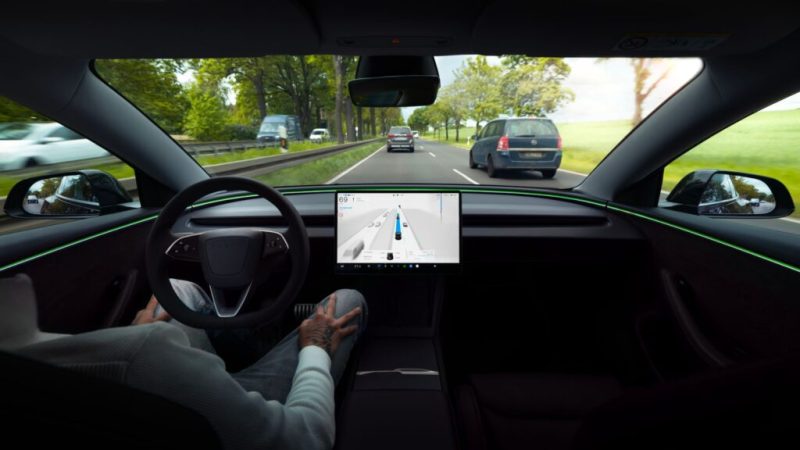 Tesla FSD en Europe : un troisième pays autorise la conduite autonome