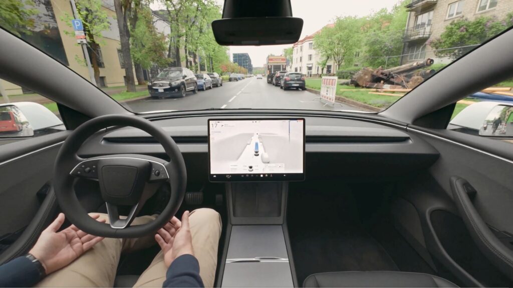 Le Tesla FSD débarque en Lituanie. // Source : Tesla