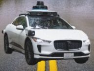Waymo a mis à jour ses robotaxis pour qu'ils n'empruntent pas des routes inondées. // Source : Waymo/Numerama Waymo a mis à jour ses robotaxis pour qu'ils n'empruntent pas des routes inondées. // Source : Waymo/Numerama