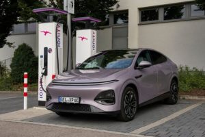 Le XPeng G6 à une borne rapide Ionity. // Source : XPeng Le XPeng G6 à une borne rapide Ionity. // Source : XPeng