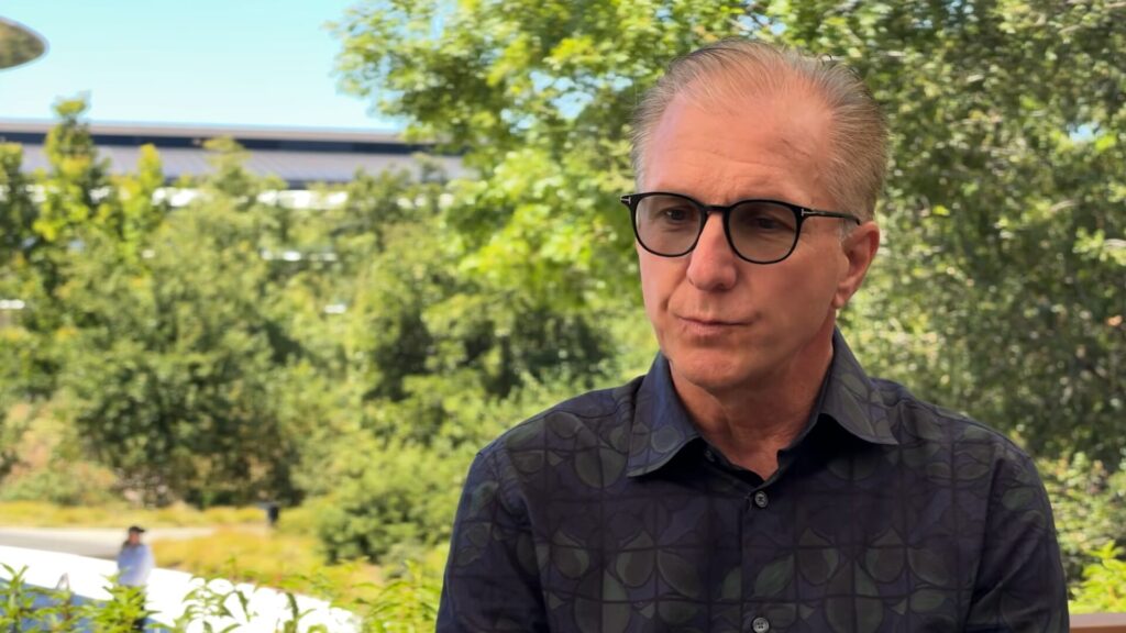Greg Joswiak d'Apple // Source : EFTM sur YouTube Greg Joswiak d'Apple // Source : EFTM sur YouTube