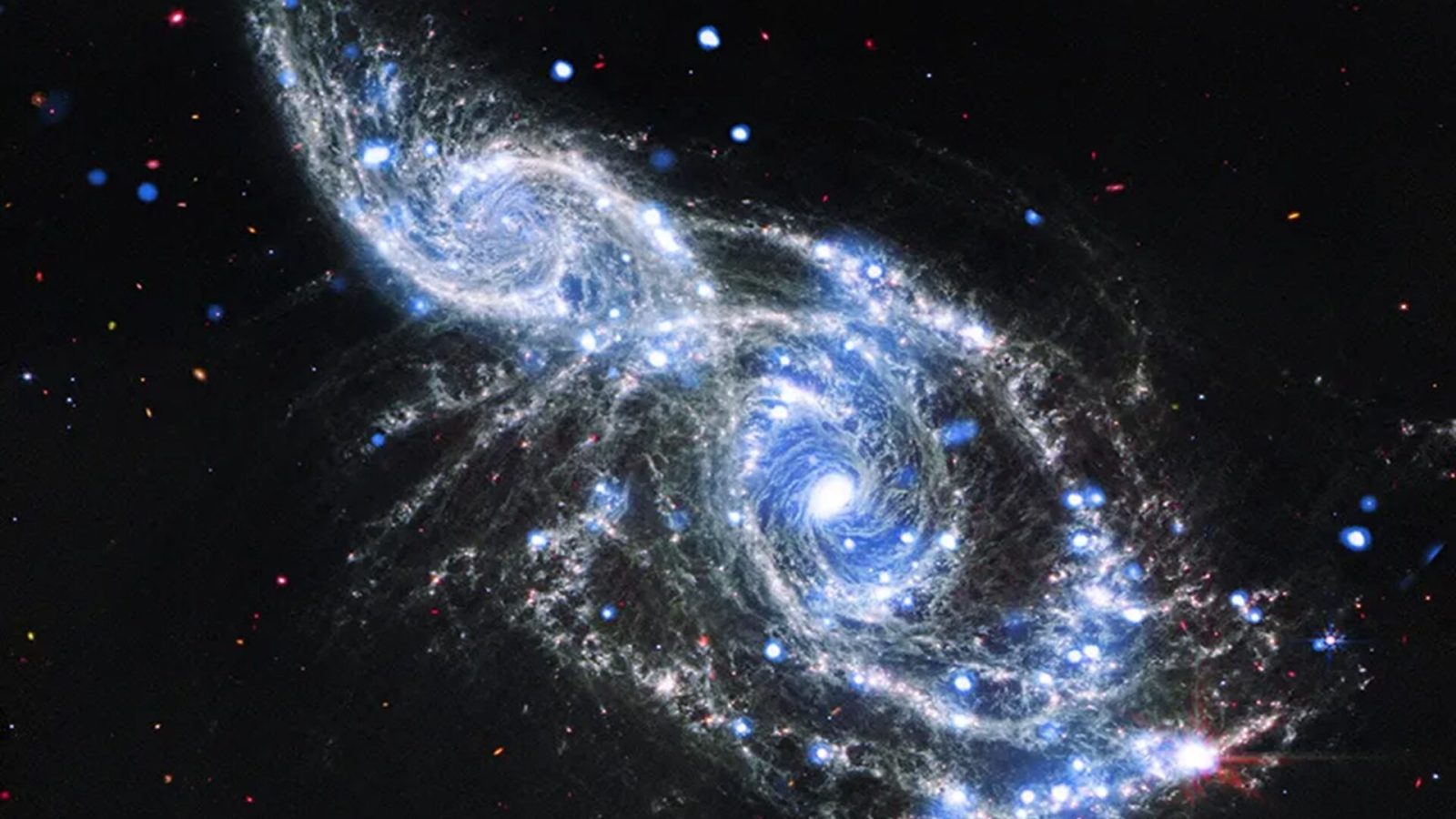 Voici une des galaxies les plus massives de l'Univers, née d'une fusion cosmique 