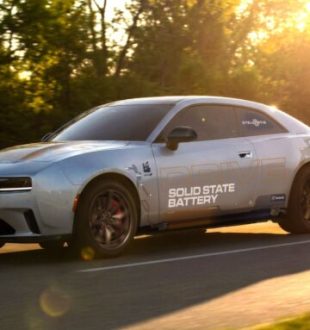 Stellantis teste la batterie solide dans une Dodge Charger électrique. // Source : Stellantis Stellantis teste la batterie solide dans une Dodge Charger électrique. // Source : Stellantis