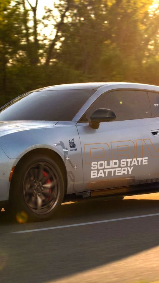 Stellantis teste la batterie solide dans une Dodge Charger électrique. // Source : Stellantis Stellantis teste la batterie solide dans une Dodge Charger électrique. // Source : Stellantis