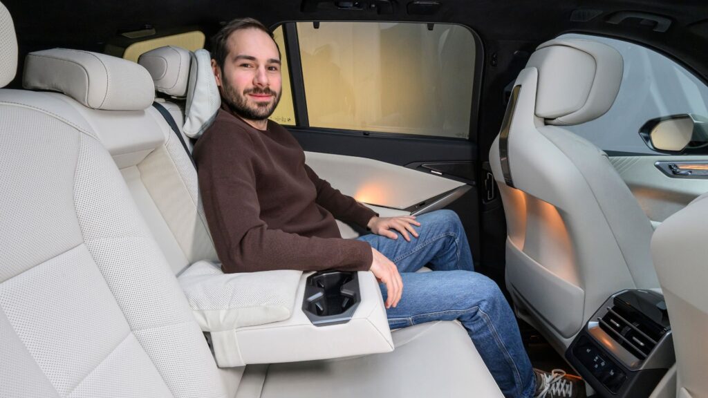 À l'arrière du BMW iX5. // Source : BMW pour Numerama