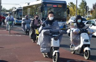 e-bike roulant en Chine // Source : ITDP China