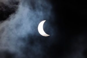 Éclipse solaire. // Source : Canva Éclipse solaire. // Source : Canva
