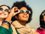 En France, le 12 août 2026, il ne faudra jamais enlever ses lunettes pour regarder le Soleil. // Source : Canva En France, le 12 août 2026, il ne faudra jamais enlever ses lunettes pour regarder le Soleil. // Source : Canva