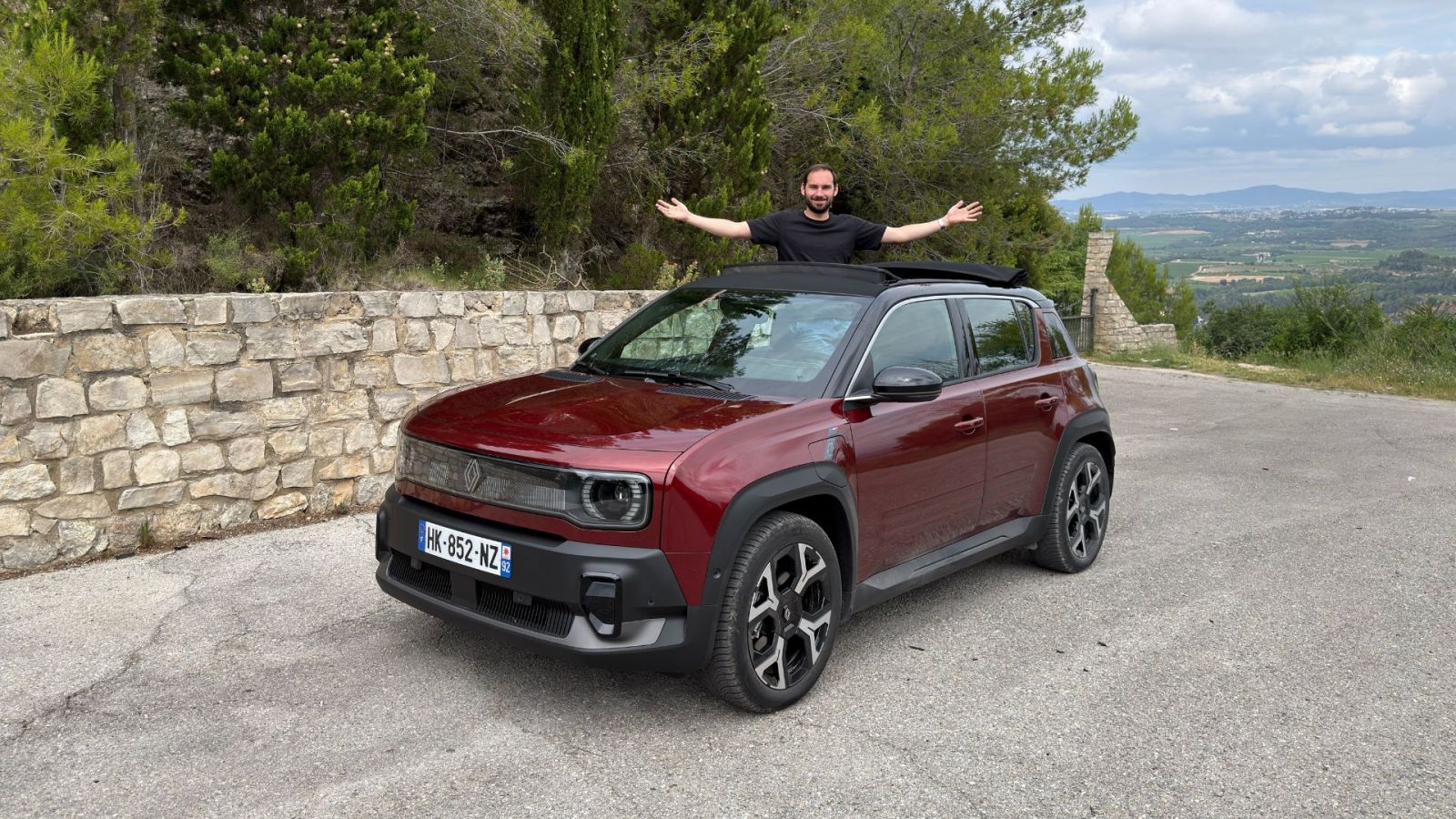 J’ai essayé la nouvelle Renault 4 électrique et son toit ouvrant : elle aurait dû sortir comme ça