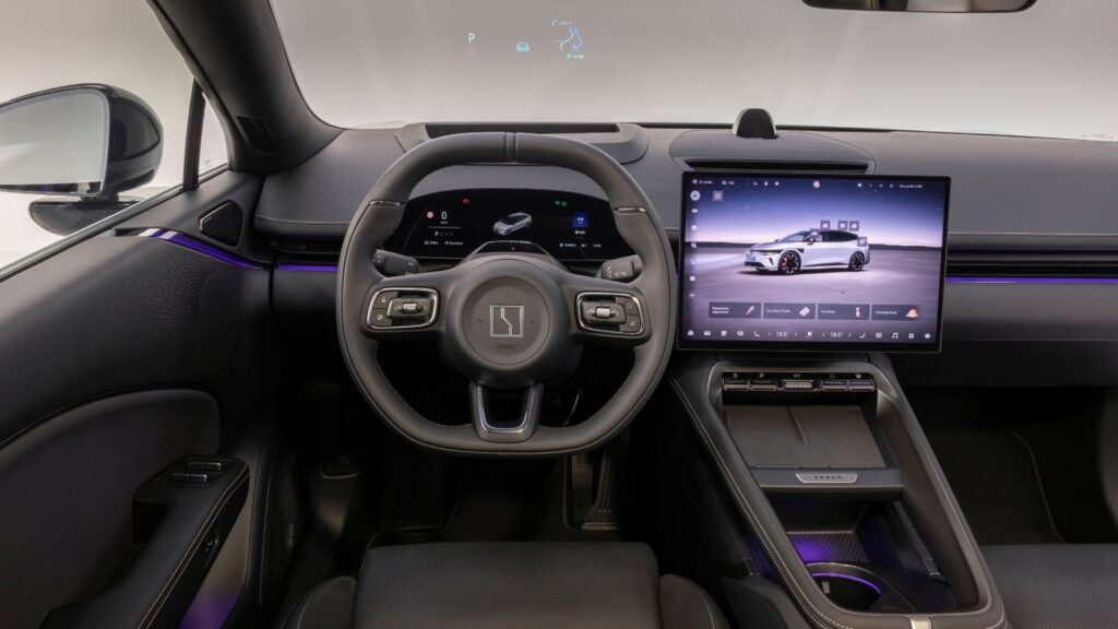 La Zeekr 7GT à l'essai. // Source : Zeekr