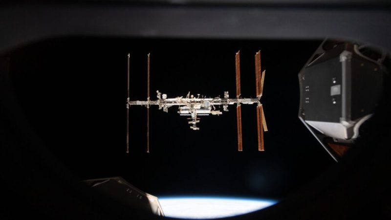 Fuite d’air dans l’ISS, astronautes prêts à évacuer : ce qui s’est vraiment passé en orbite