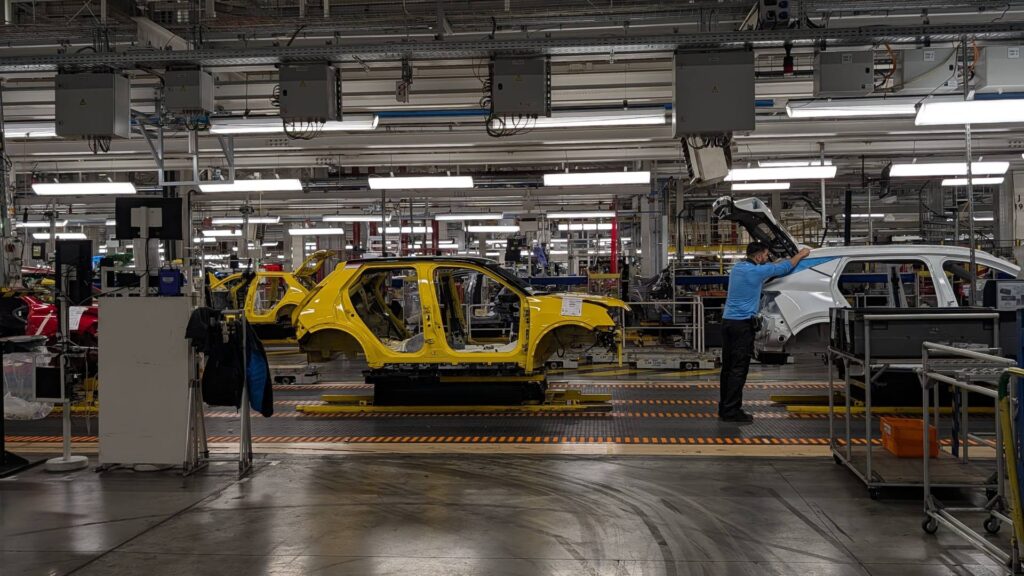 Au sein de l'usine Renault de Douai // Source : Raphaelle Baut pour Numerama Au sein de l'usine Renault de Douai // Source : Raphaelle Baut pour Numerama