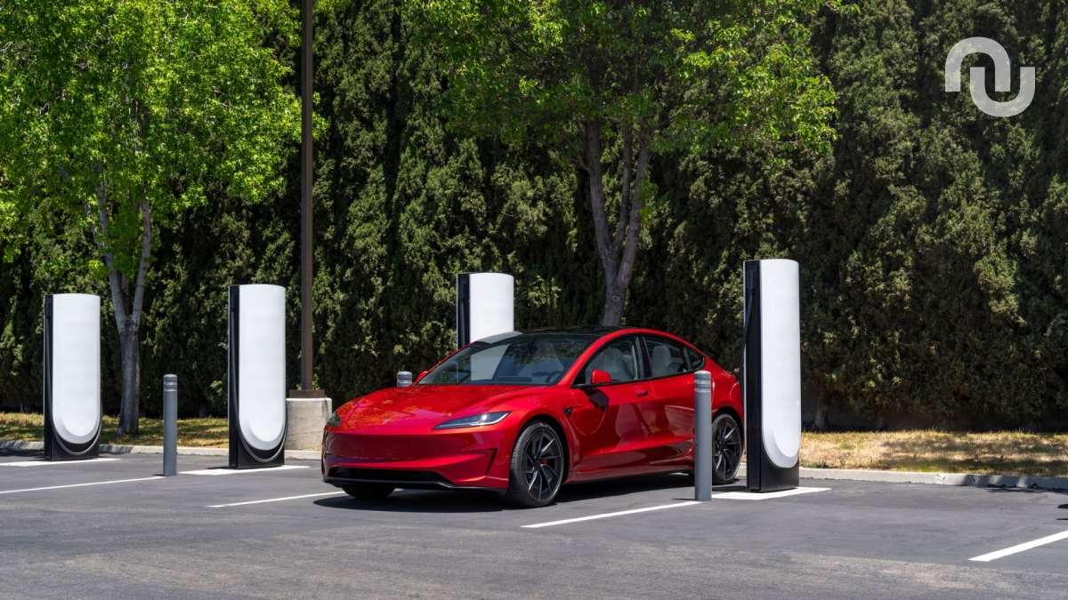 Tesla Superchargeur V4 // Source : Tesla Tesla Superchargeur V4 // Source : Tesla