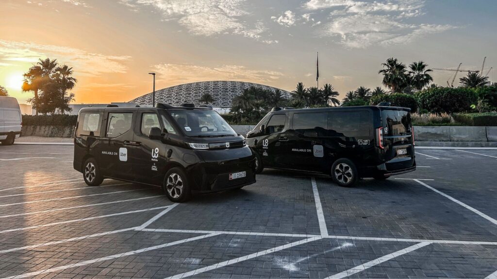 Les robotaxis Uber et WeRide. // Source : WeRide