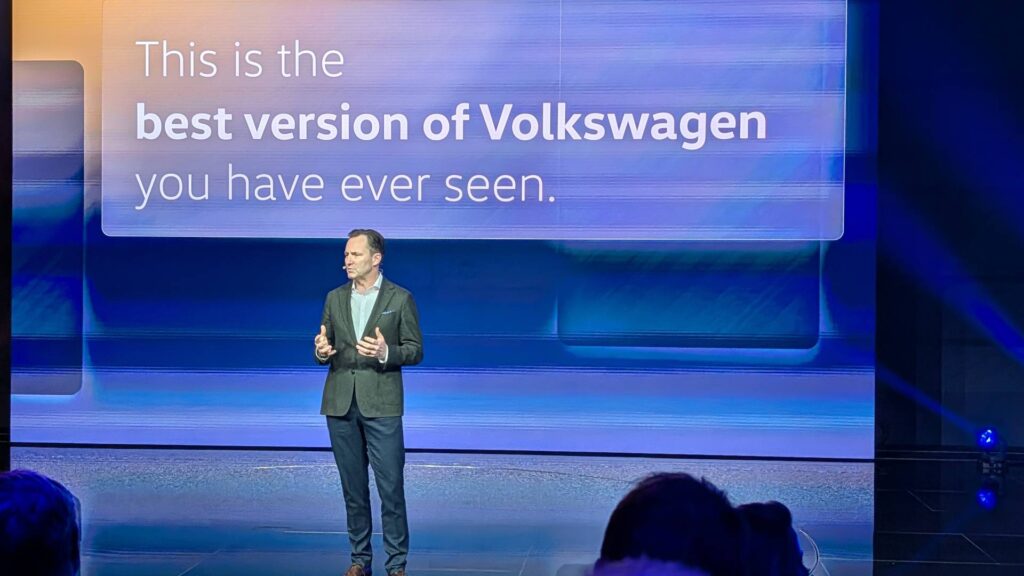 Thomas Sch&auml;fer et le True Volkswagen // Source : Raphaelle Baut pour Numerama