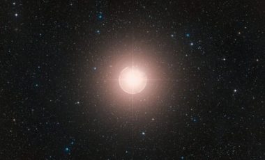 Bételgeuse. // Source : ESO/Digitized Sky Survey 2 Bételgeuse. // Source : ESO/Digitized Sky Survey 2