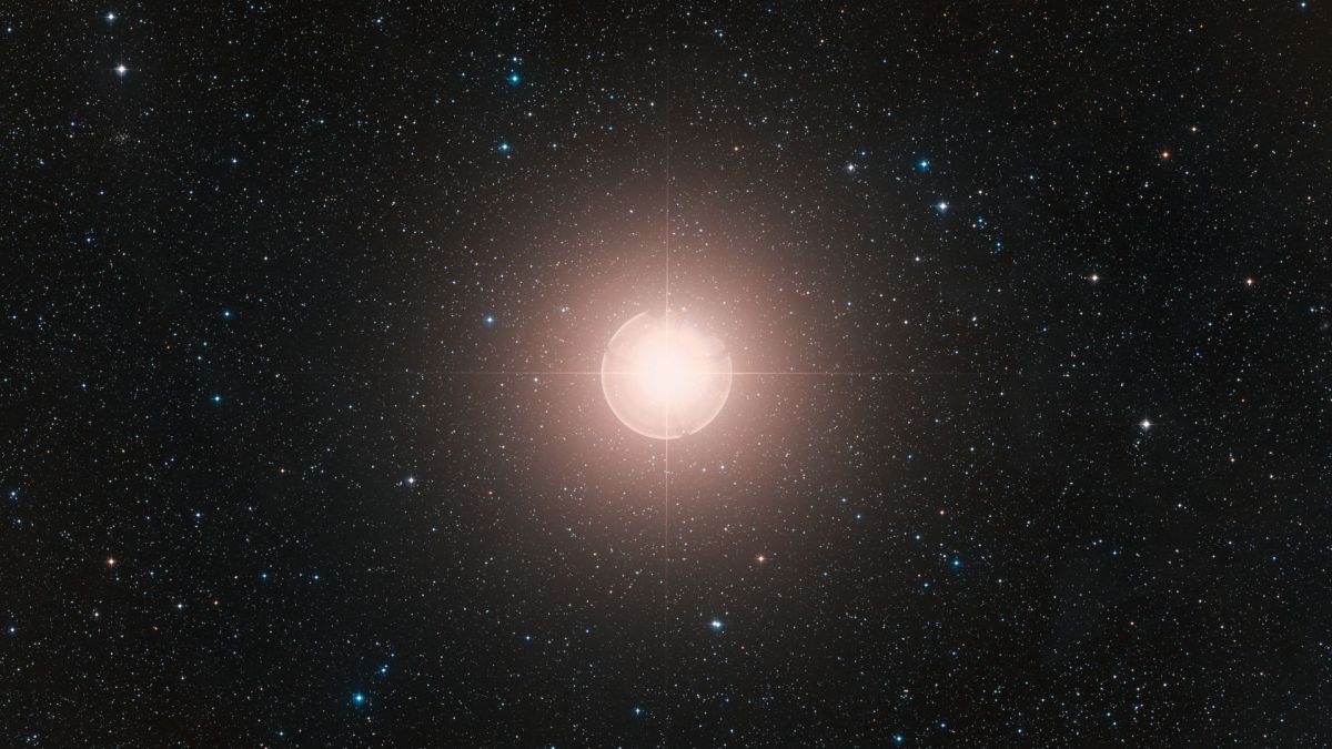 Bételgeuse. // Source : ESO/Digitized Sky Survey 2