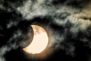 Éclipse solaire. // Source : Canva