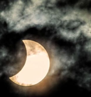 Éclipse solaire. // Source : Canva Éclipse solaire. // Source : Canva
