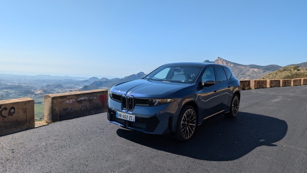 Essai BMW iX3 (2026) // Source : Raphaelle Baut pour Numerama