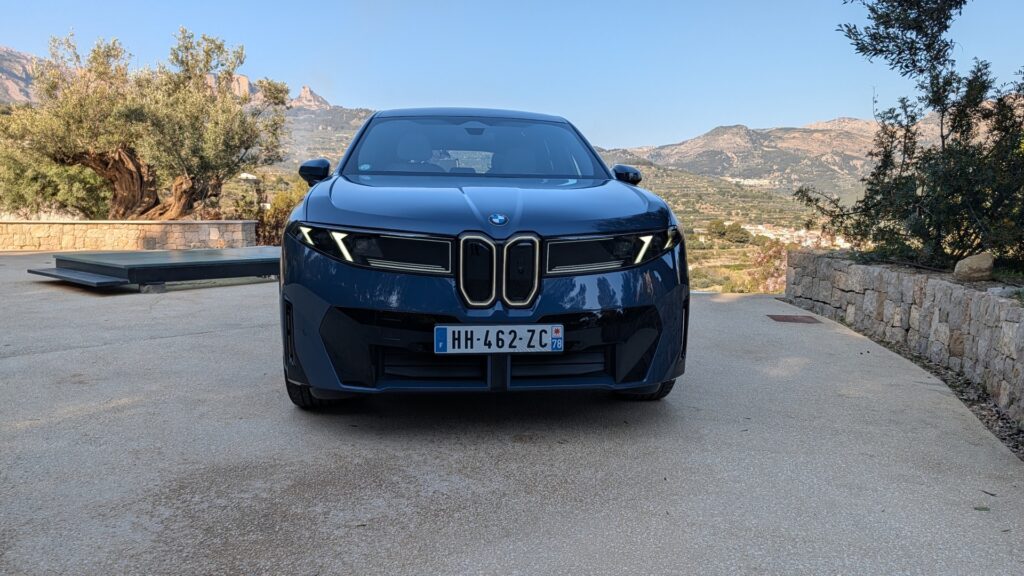 Essai BMW iX3 (2026) // Source : Raphaelle Baut pour Numerama