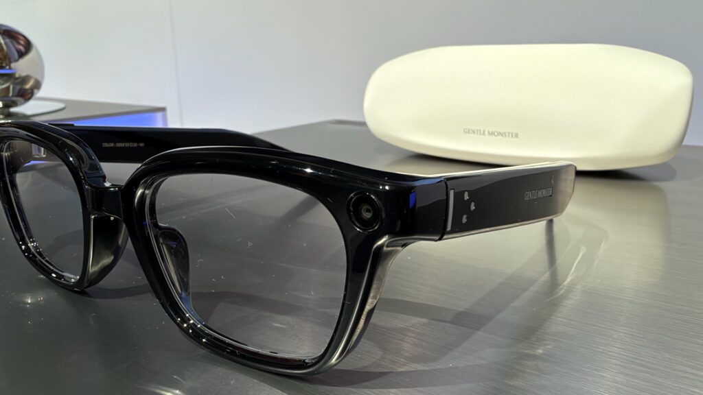 Les Galaxy Glasses de Gentle Monster. // Source : Numerama Les Galaxy Glasses de Gentle Monster. // Source : Numerama