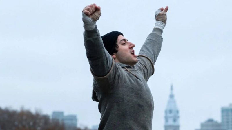Un jeune Sylvester Stallone affronte Hollywood dans le premier trailer du biopic I Play Rocky