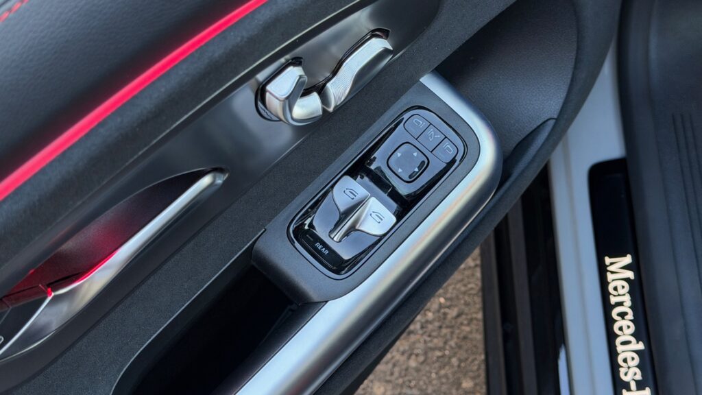La Mercedes CLA à l'essai. // Source : Robin San Vicente pour Numerama La Mercedes CLA à l'essai. // Source : Robin San Vicente pour Numerama