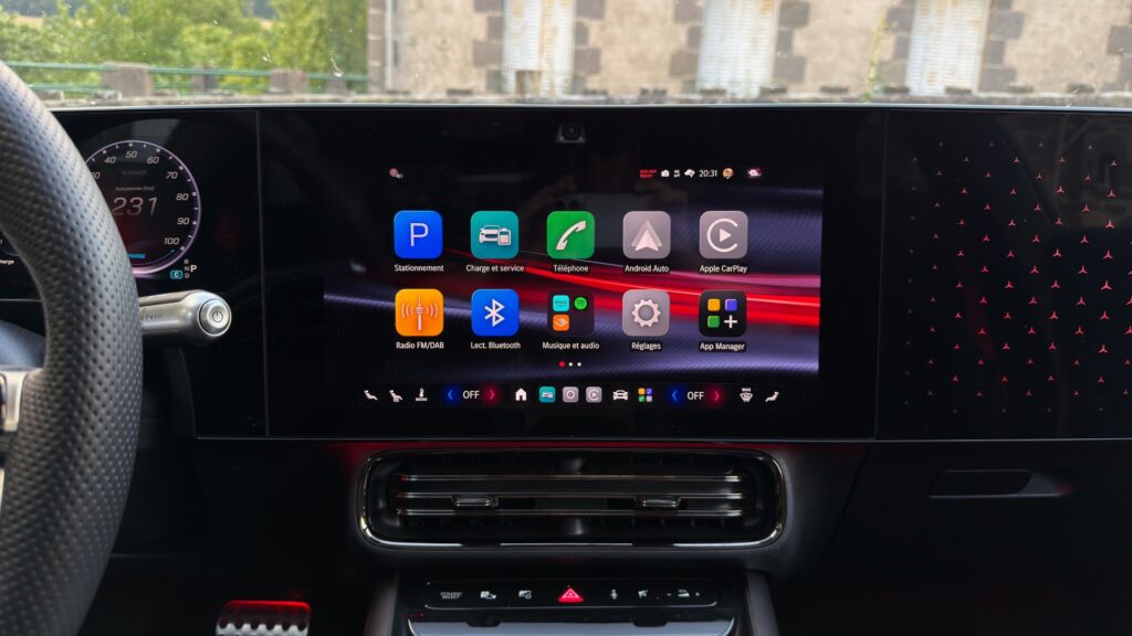 La Mercedes CLA à l'essai. // Source : Robin San Vicente pour Numerama La Mercedes CLA à l'essai. // Source : Robin San Vicente pour Numerama