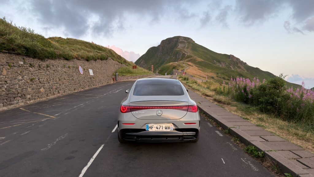 La Mercedes CLA à l'essai. // Source : Robin San Vicente pour Numerama La Mercedes CLA à l'essai. // Source : Robin San Vicente pour Numerama