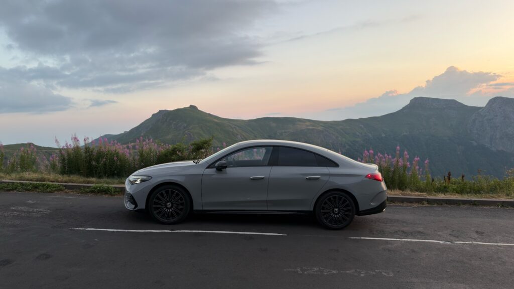 La Mercedes CLA à l'essai. // Source : Robin San Vicente pour Numerama La Mercedes CLA à l'essai. // Source : Robin San Vicente pour Numerama
