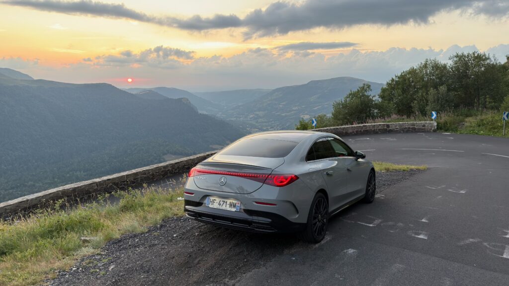 La Mercedes CLA à l'essai. // Source : Robin San Vicente pour Numerama La Mercedes CLA à l'essai. // Source : Robin San Vicente pour Numerama
