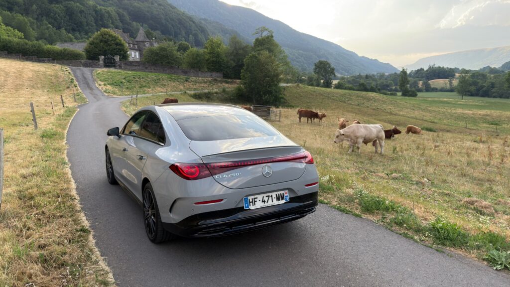 La Mercedes CLA à l'essai. // Source : Robin San Vicente pour Numerama La Mercedes CLA à l'essai. // Source : Robin San Vicente pour Numerama