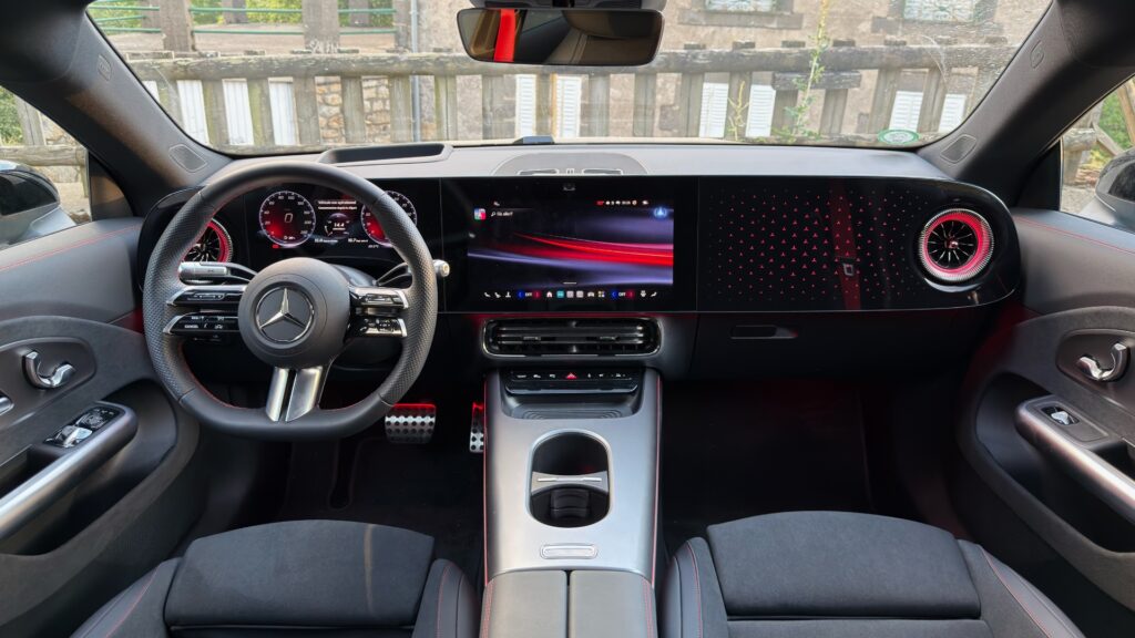 La Mercedes CLA à l'essai. // Source : Robin San Vicente pour Numerama La Mercedes CLA à l'essai. // Source : Robin San Vicente pour Numerama