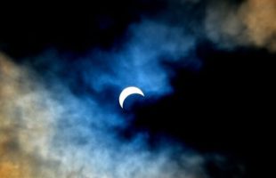 Éclipse solaire. // Source : Canva