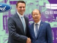 Partenariat Geely et Ford // Source : Montage Numerama Partenariat Geely et Ford // Source : Montage Numerama