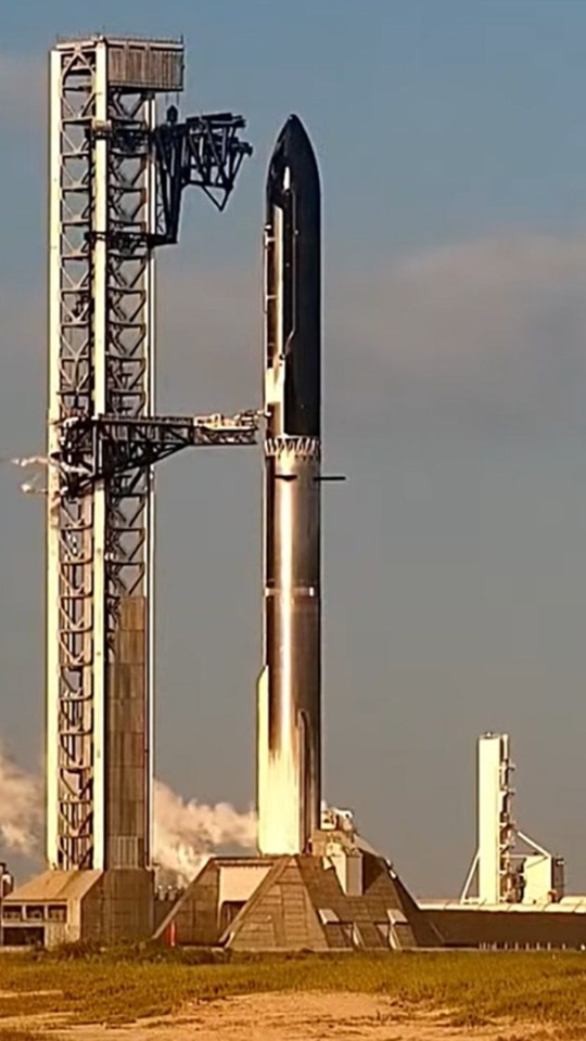 Le Starship peu avant l'annulation de son treizième vol. // Source : Capture Youtube/NasaSpaceFlight Le Starship peu avant l'annulation de son treizième vol. // Source : Capture Youtube/NasaSpaceFlight
