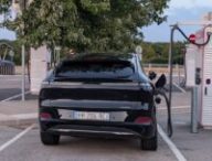Xpeng G6 en recharge sur autoroute chez Ionity // Source : Raphaelle Baut pour Numerama